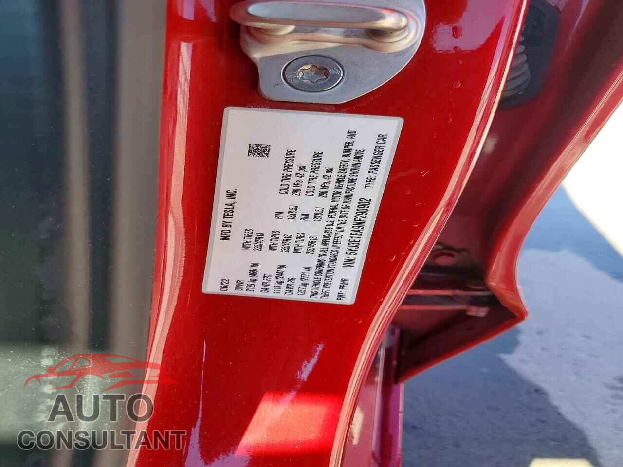 TESLA MODEL 3 2022 - 5YJ3E1EA9NF290902