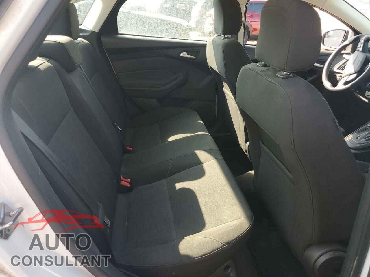 FORD FOCUS 2017 - 1FADP3F26HL313478