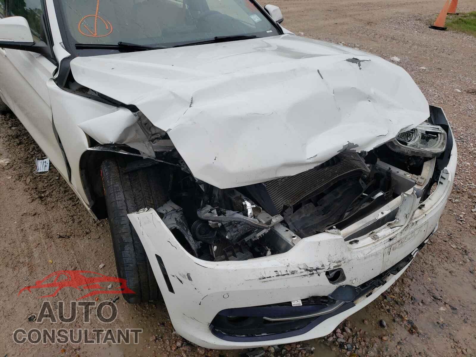 BMW 3 SERIES 2016 - WBA8E9G55GNU28697