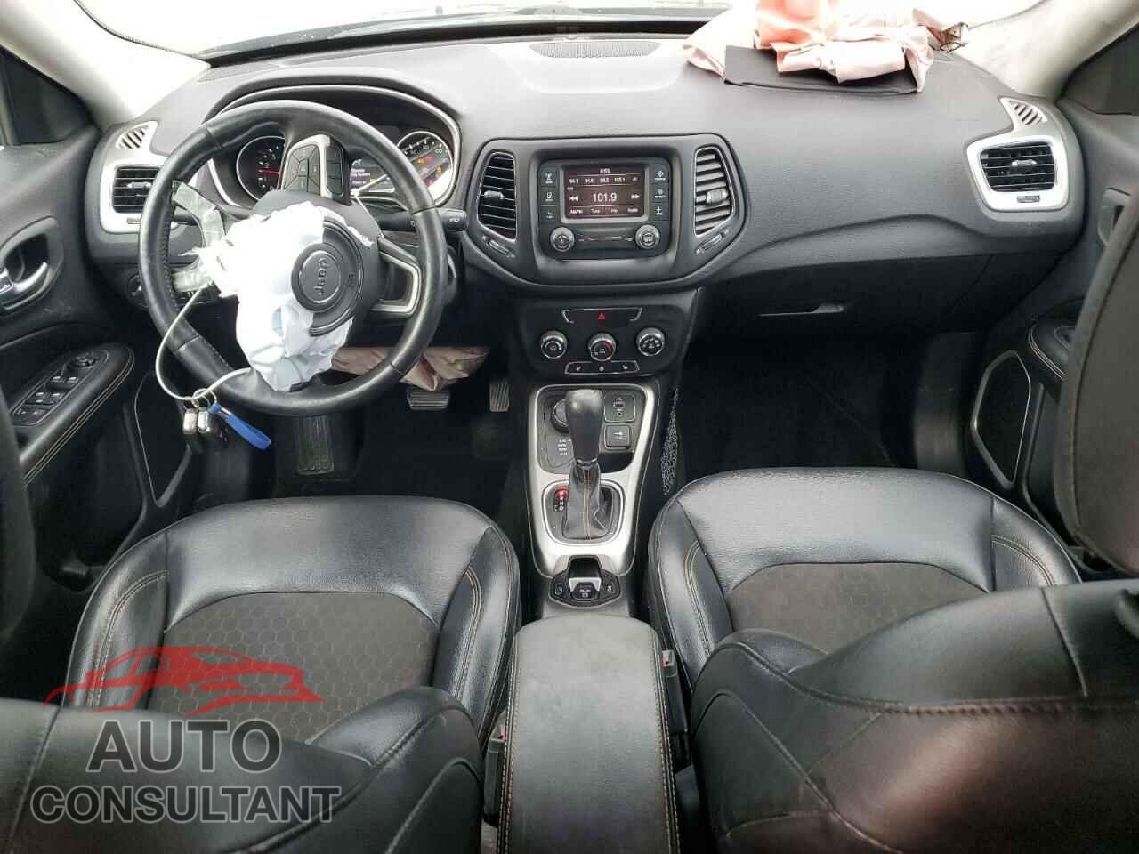 JEEP COMPASS 2018 - 3C4NJDBB4JT457553