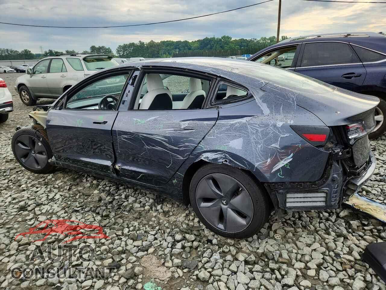 TESLA MODEL 3 2018 - 5YJ3E1EB9JF056021