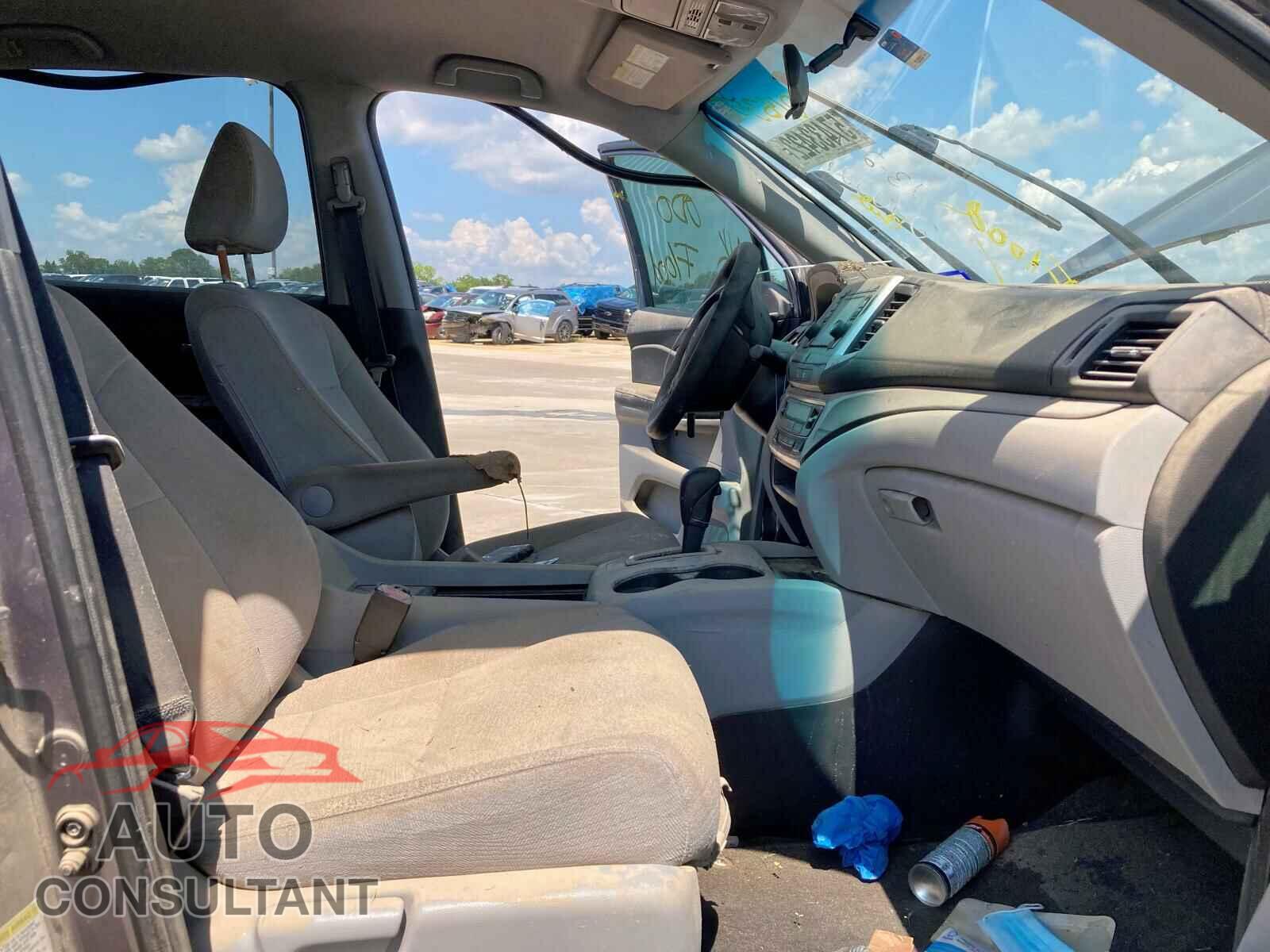 HONDA PILOT 2016 - 5FNYF5H10GB018358