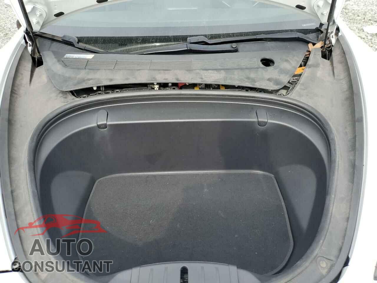 TESLA MODEL 3 2018 - 5YJ3E1EA5JF032709