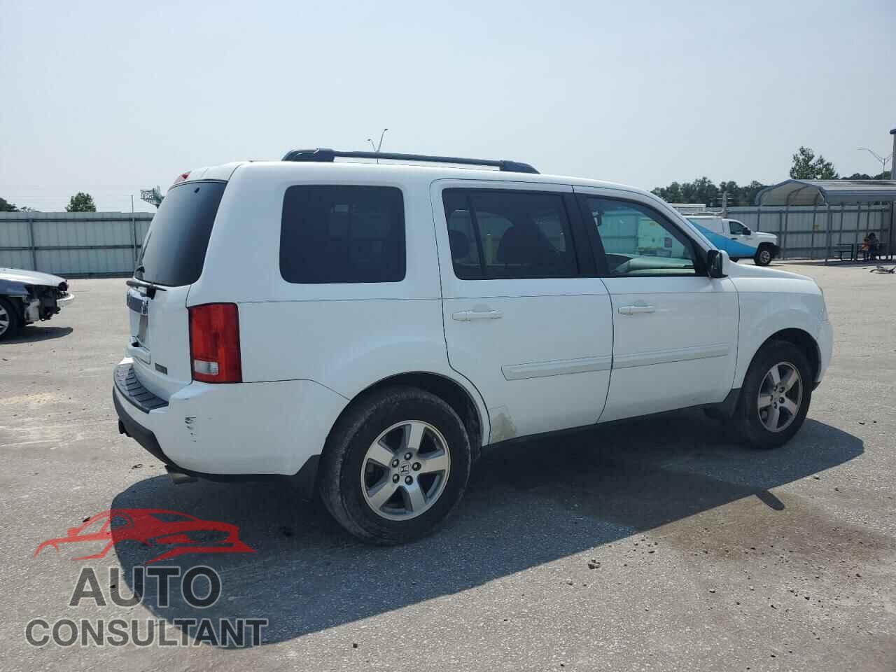 HONDA PILOT 2011 - 5FNYF3H60BB004713