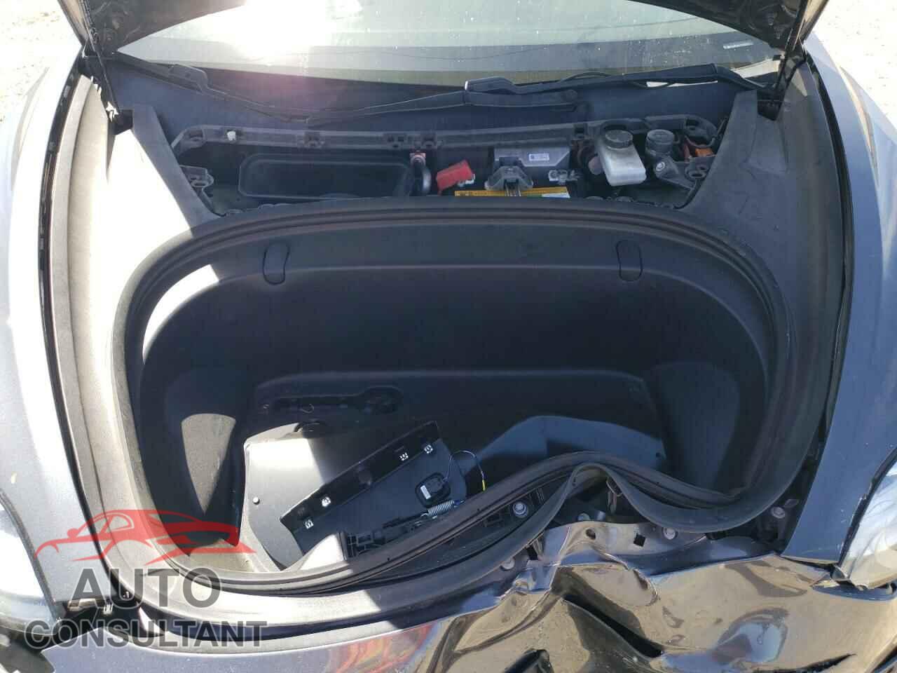 TESLA MODEL 3 2018 - 5YJ3E1EA7JF058275