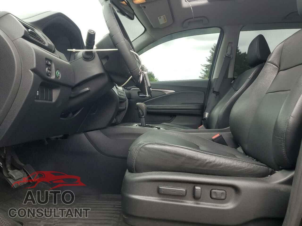 HONDA PILOT 2017 - 5FNYF6H75HB048371