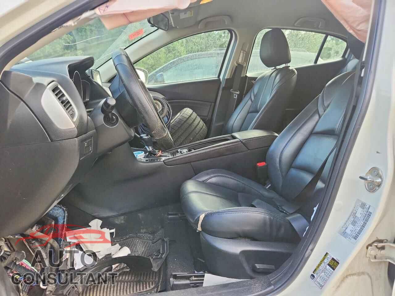 MAZDA 3 2017 - 3MZBN1L75HM151771