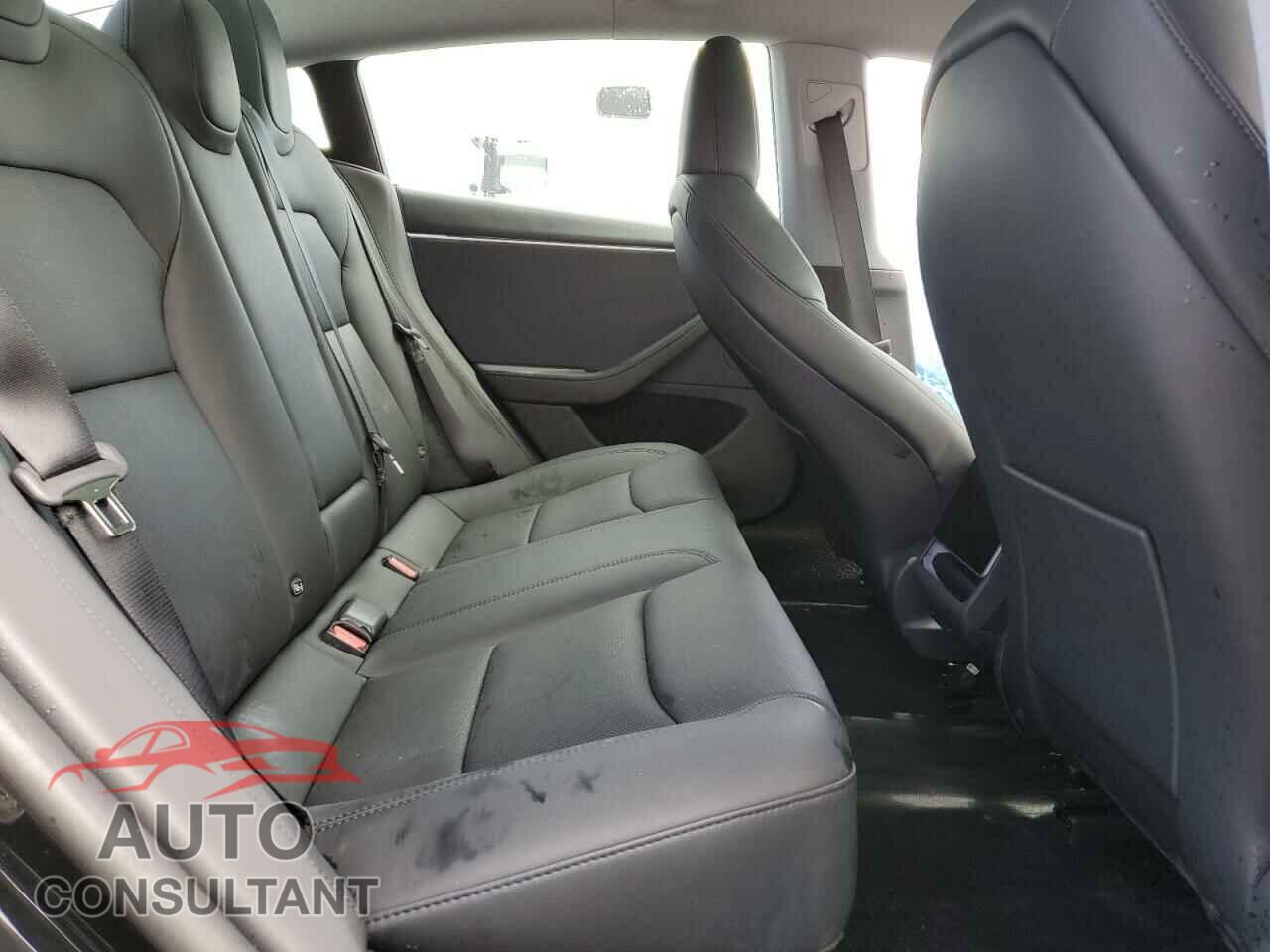 TESLA MODEL 3 2024 - 5YJ3E1EA2RF747345