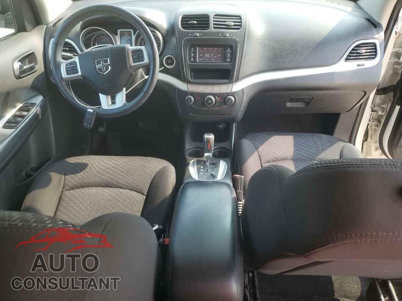 DODGE JOURNEY 2015 - 3C4PDCBG4FT708987