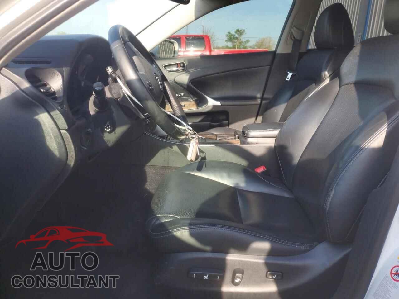 LEXUS IS 2010 - JTHCF5C20A5042175