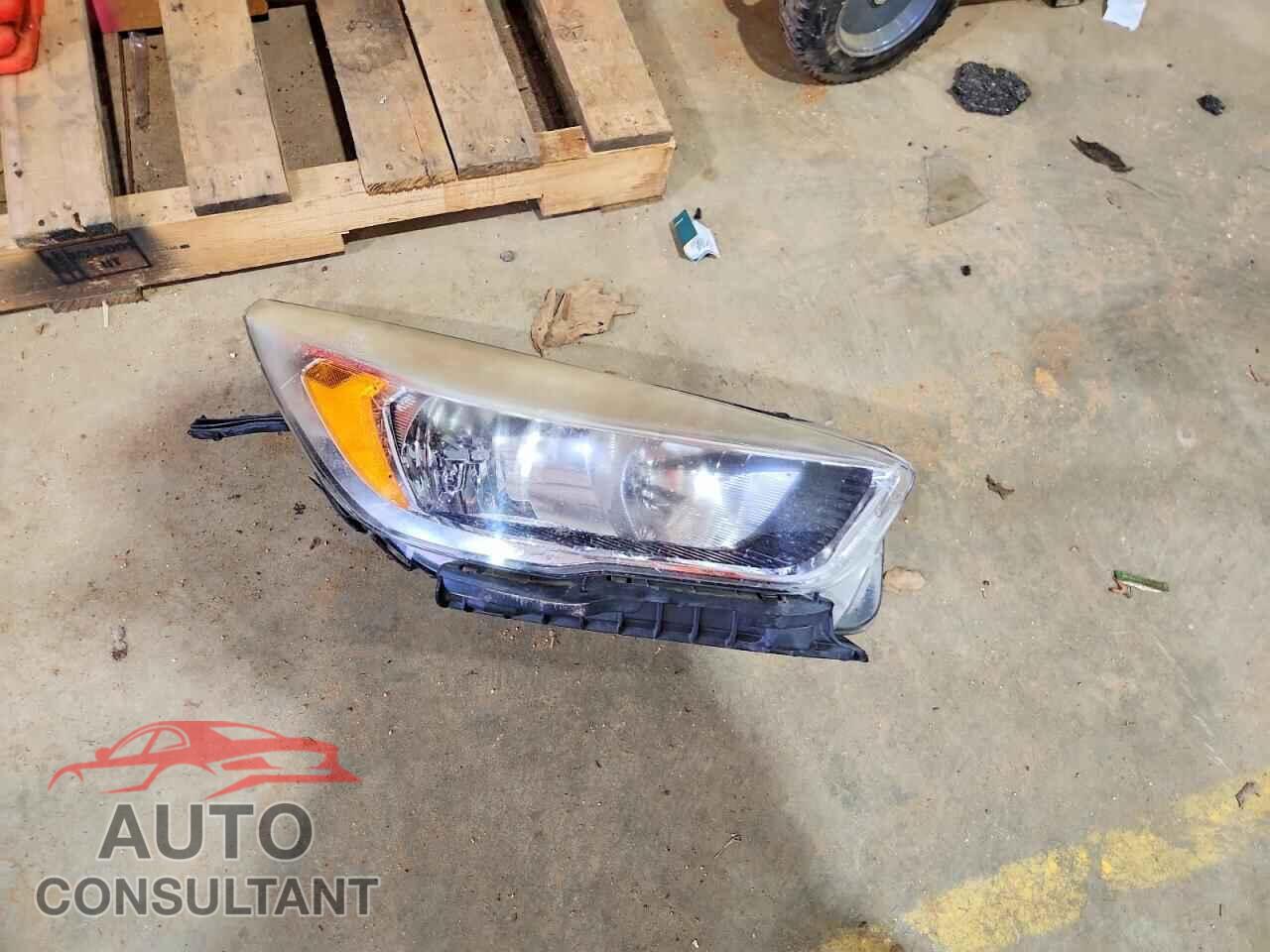 FORD ESCAPE 2017 - 1FMCU0GD7HUD27893
