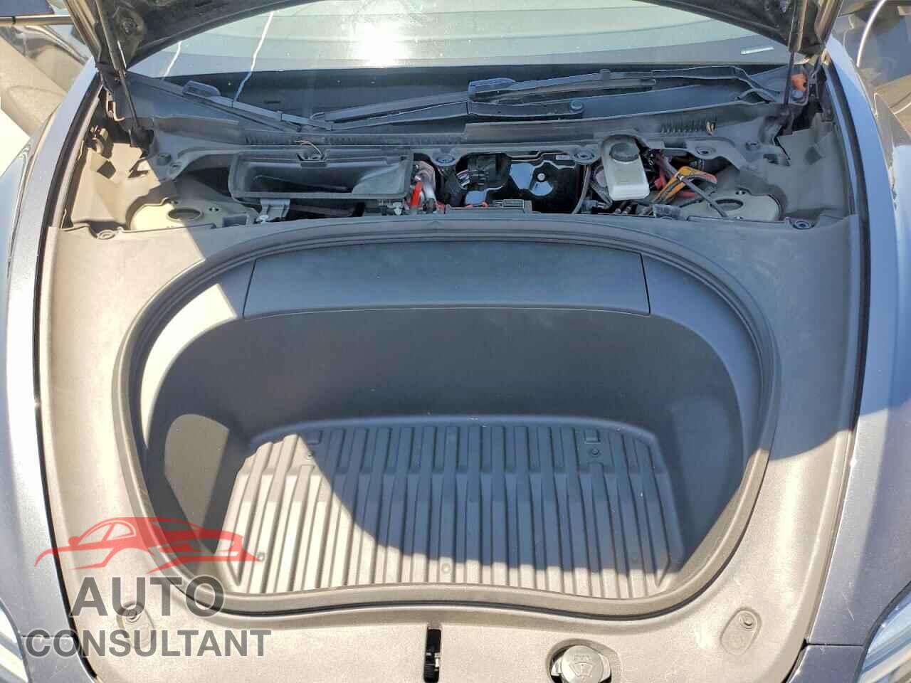 TESLA MODEL 3 2024 - 5YJ3E1EA7RF726961