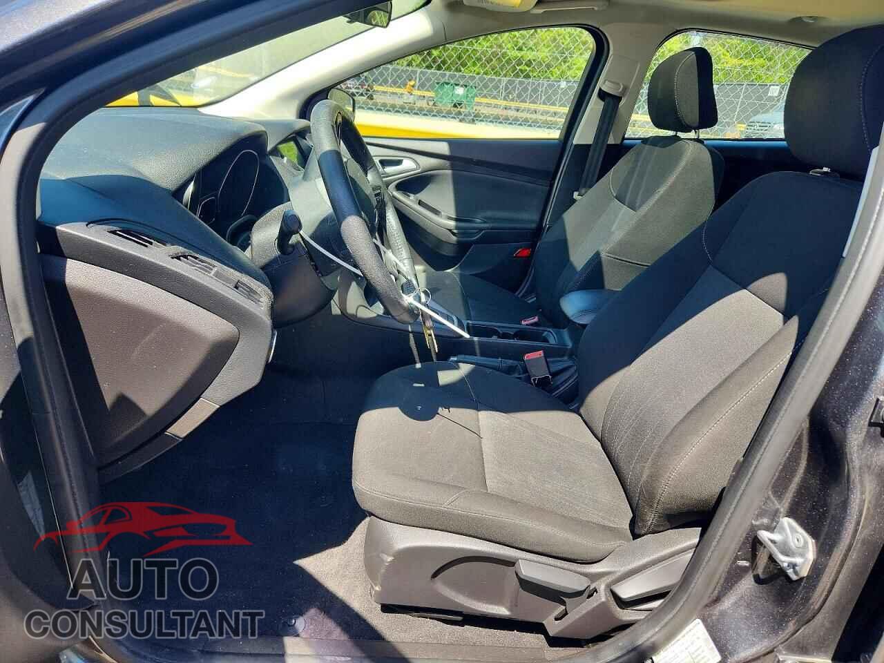 FORD FOCUS 2017 - 1FADP3M2XHL252462