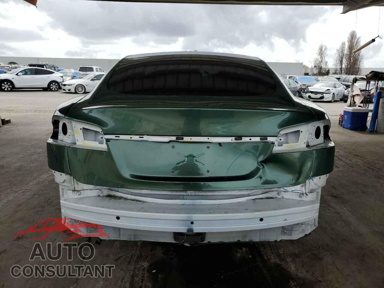 TESLA MODEL S 2017 - 5YJSA1E17HF208645