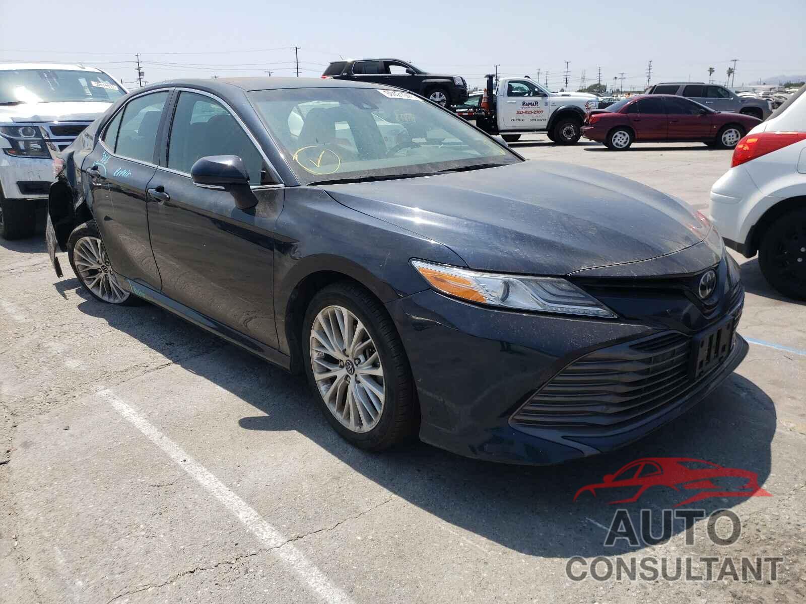 TOYOTA CAMRY 2018 - 4T1B11HK4JU573328