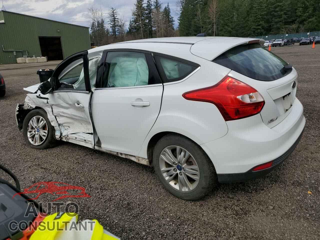 FORD FOCUS 2012 - 1FAHP3M26CL135407