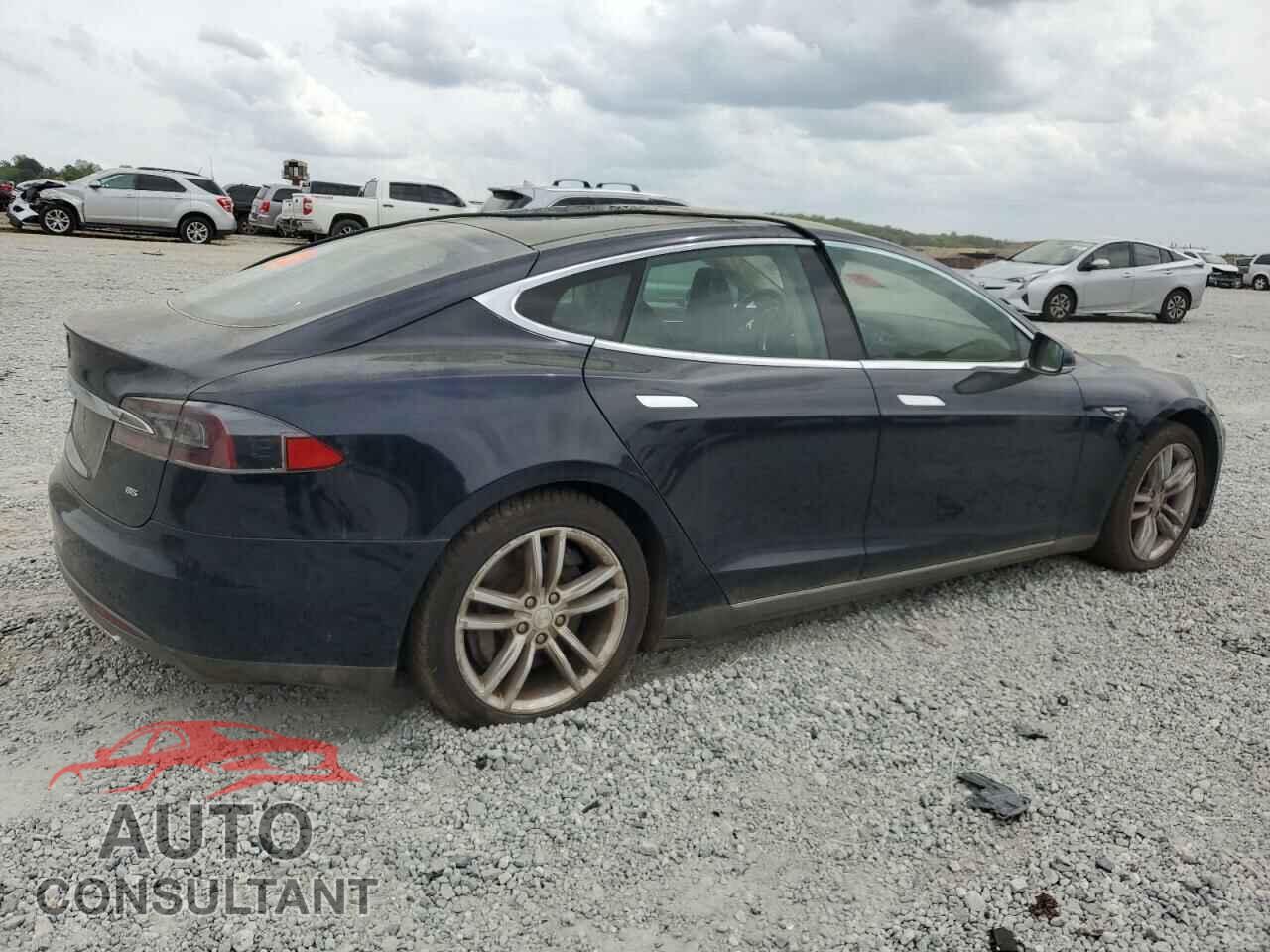 TESLA MODEL S 2013 - 5YJSA1DN6DFP23117