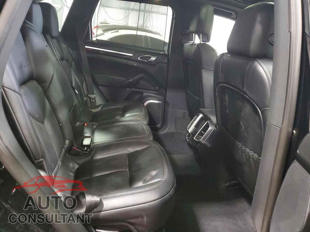 PORSCHE CAYENNE 2017 - WP1AB2A25HLA53361