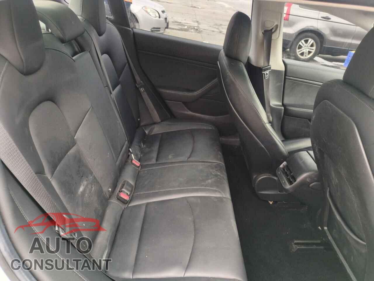 TESLA MODEL 3 2017 - 5YJ3E1EA2HF000827