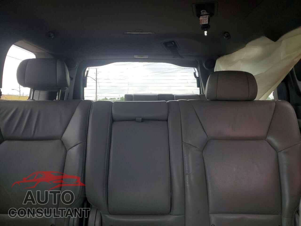 HONDA PILOT 2011 - 5FNYF4H98BB046854