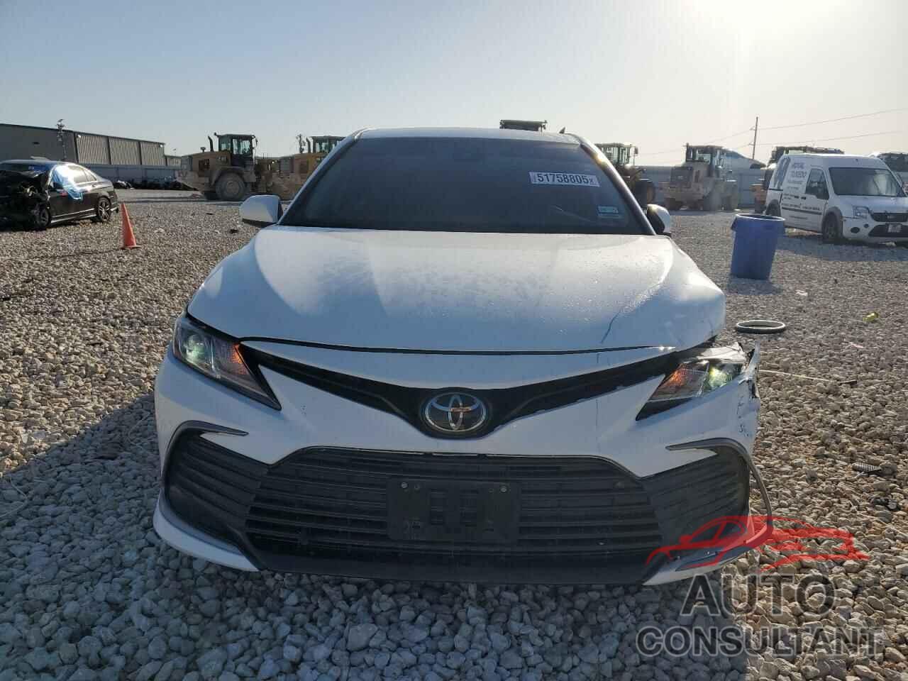 TOYOTA CAMRY 2022 - 4T1C11AK2NU679006