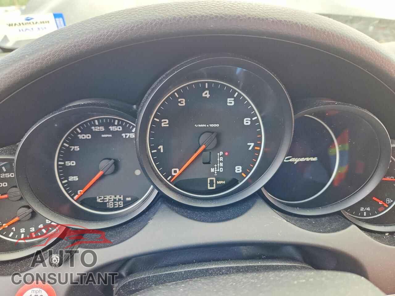 PORSCHE CAYENNE 2018 - WP1AA2A26JKA01395
