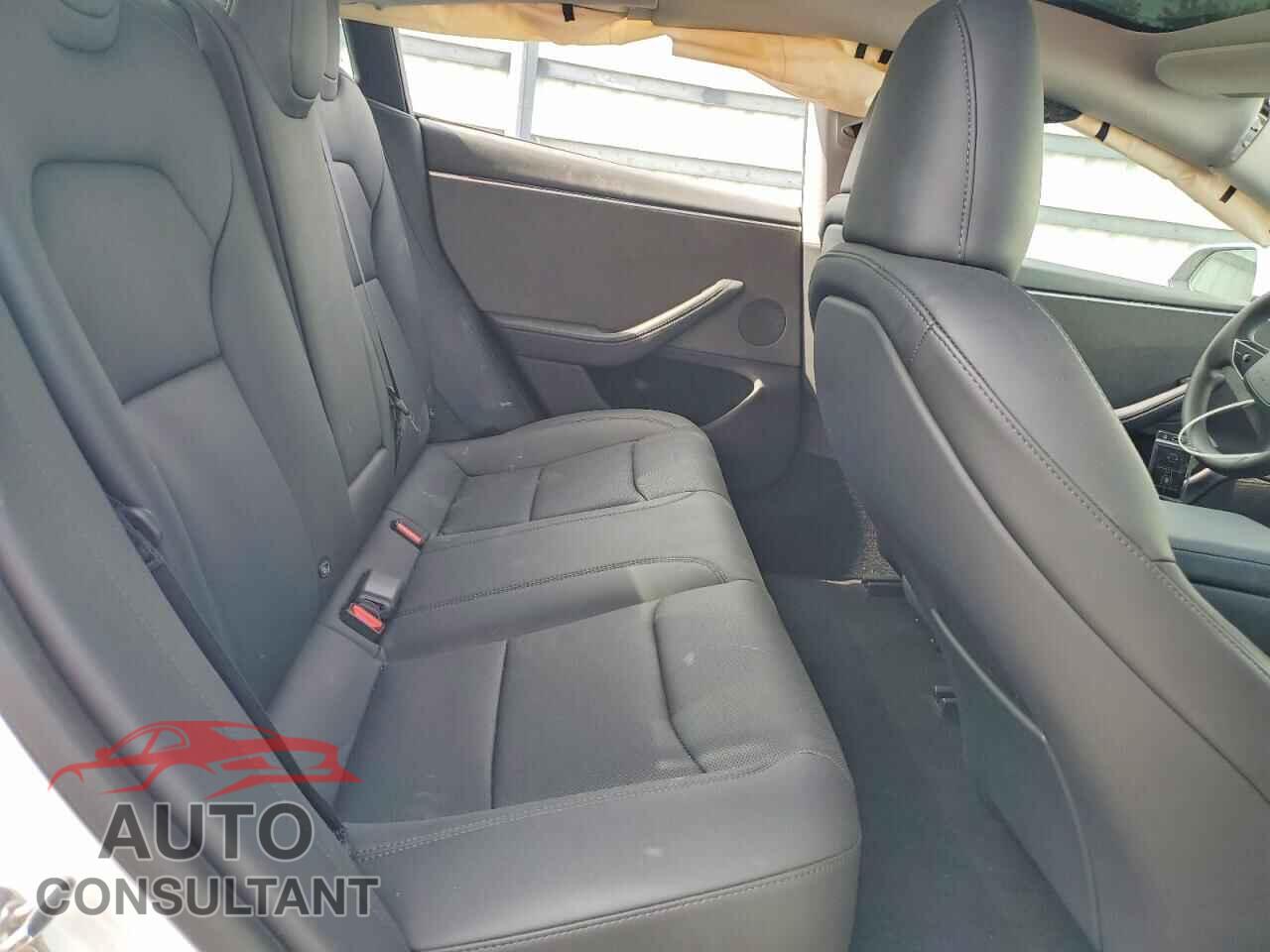 TESLA MODEL 3 2024 - 5YJ3E1EA5RF749672