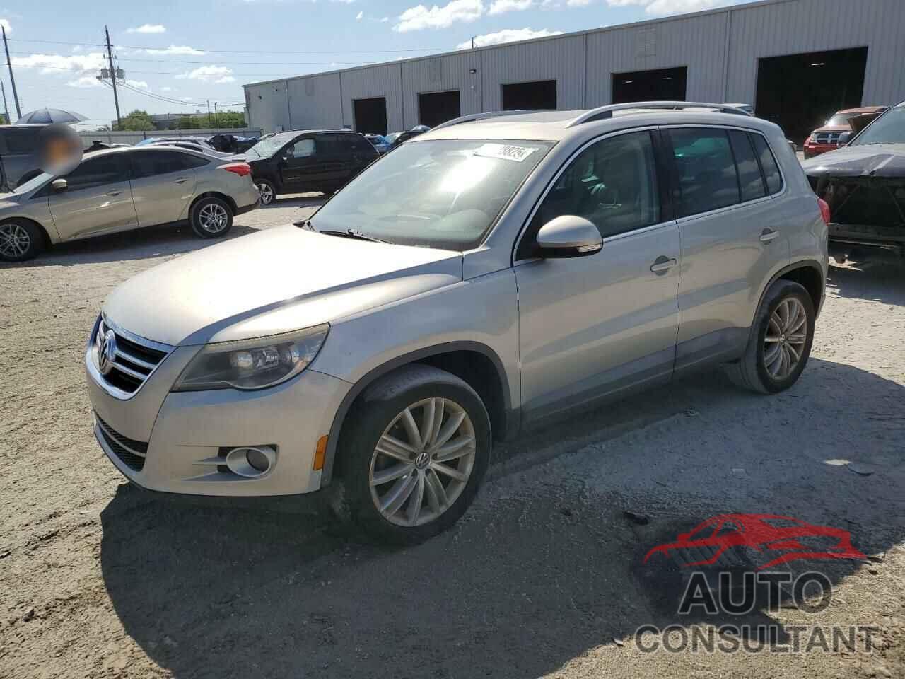 VOLKSWAGEN TIGUAN 2011 - WVGAV7AX2BW504328
