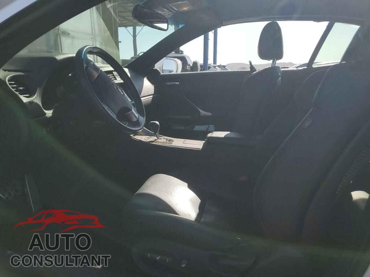 LEXUS IS 2015 - JTHFE2C26F2511311
