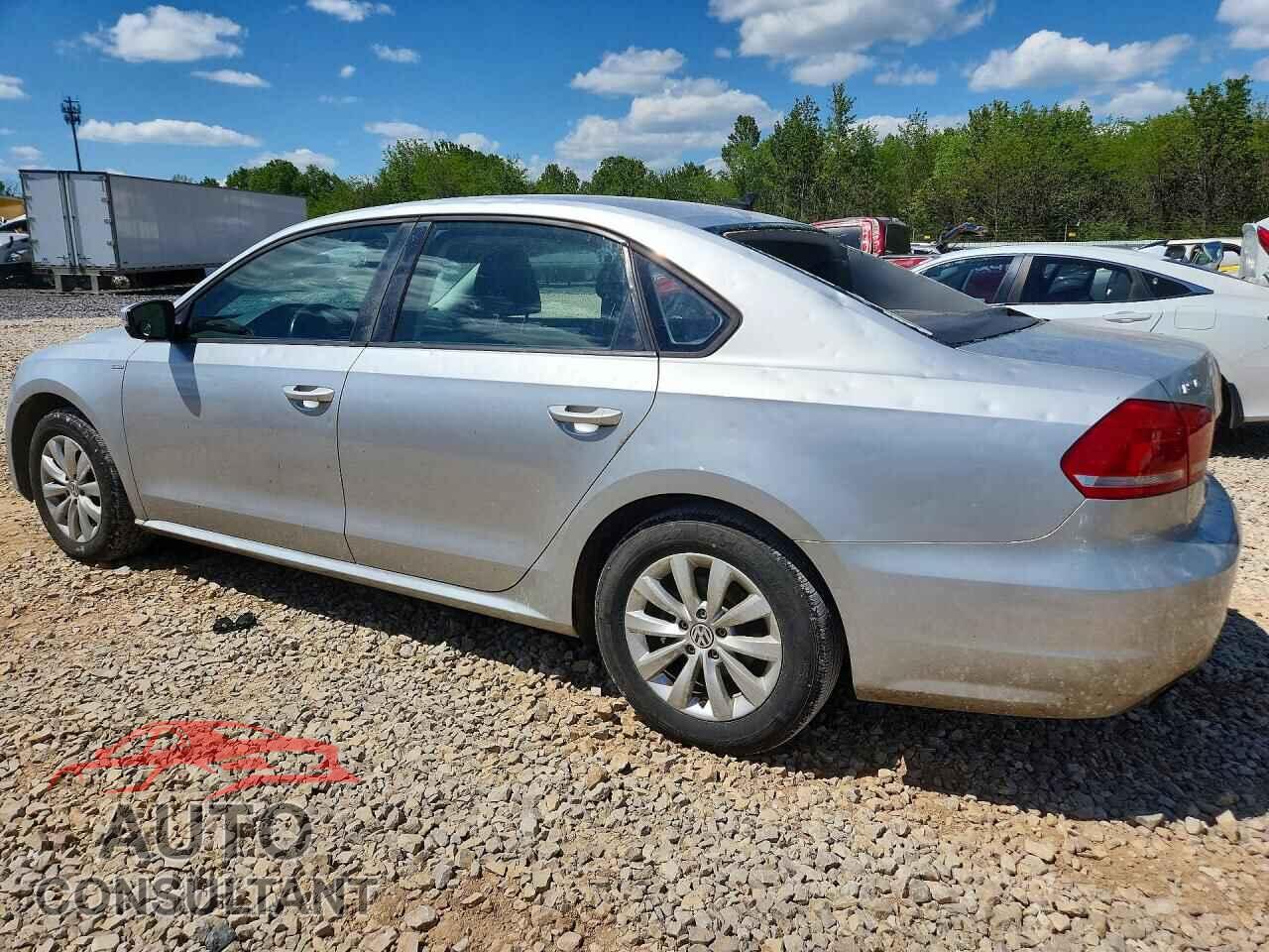 VOLKSWAGEN PASSAT 2014 - 1VWAT7A30EC075846