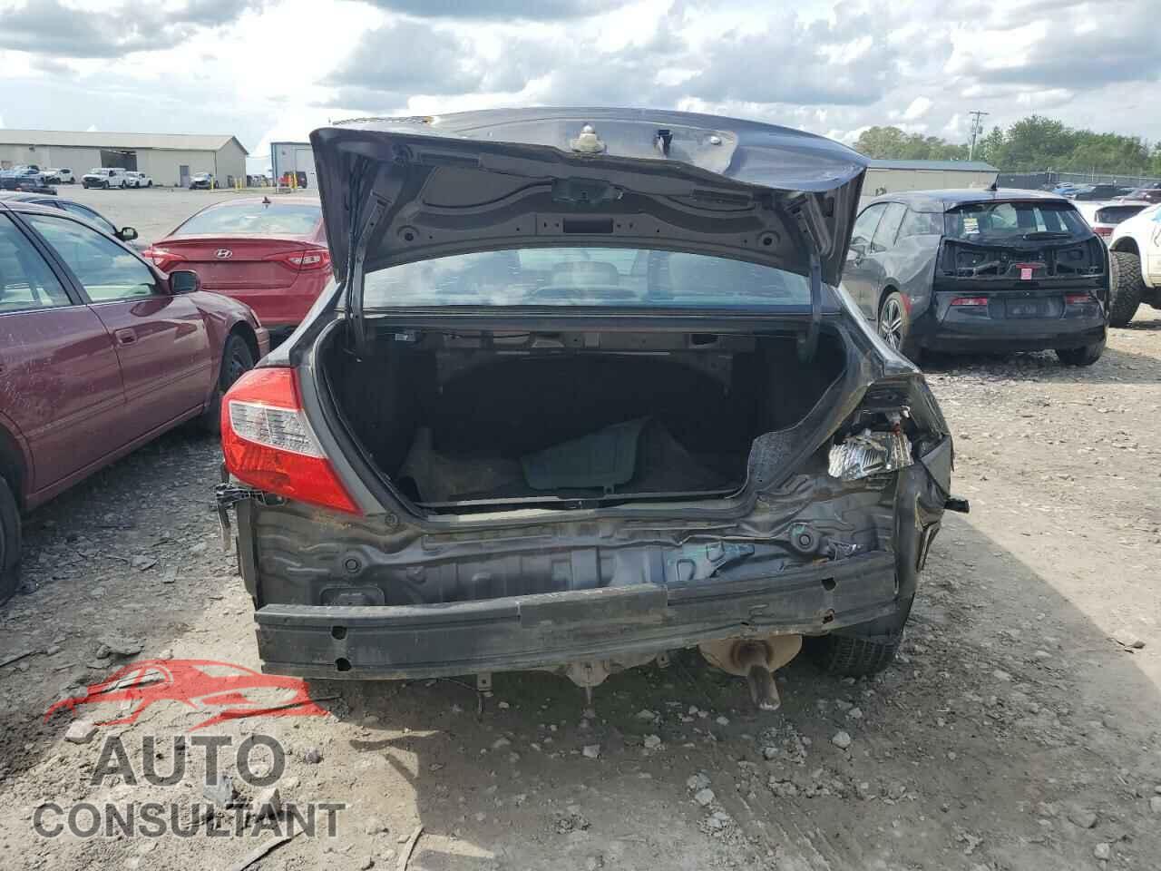 HONDA CIVIC 2012 - 2HGFB2F52CH521726