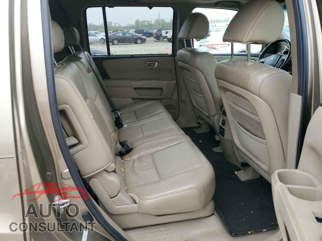 HONDA PILOT 2011 - 5FNYF4H99BB097019