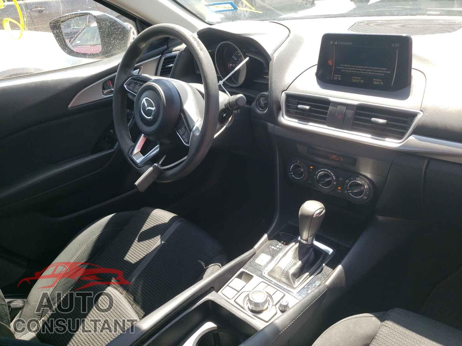 MAZDA 3 2017 - 3MZBN1U71HM130687