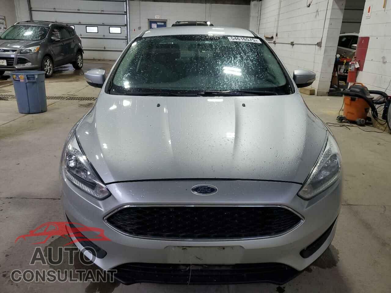 FORD FOCUS 2017 - 1FADP3F29HL304936