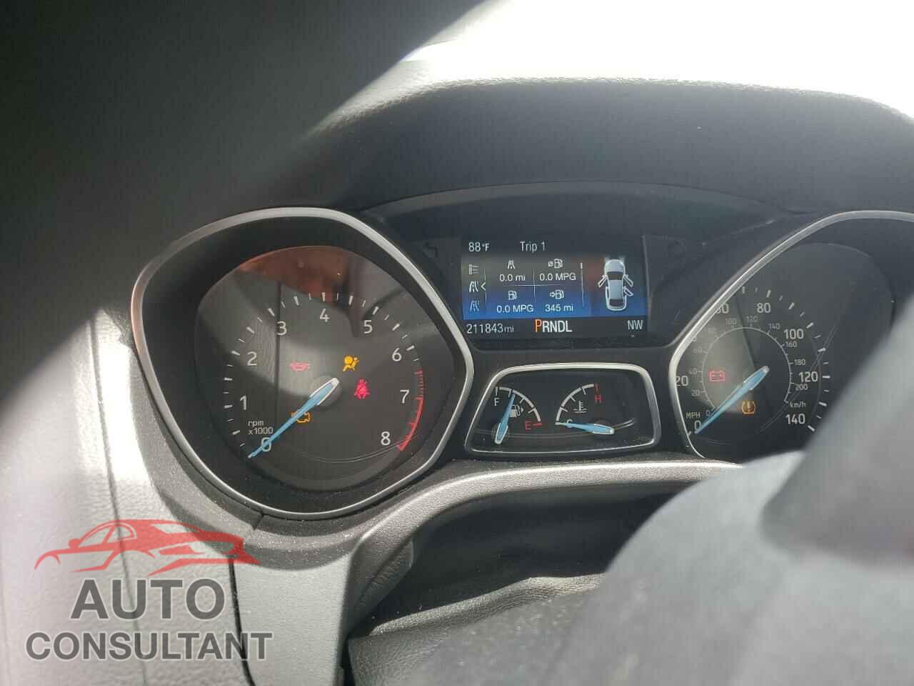 FORD FOCUS 2018 - 1FADP3K26JL250801