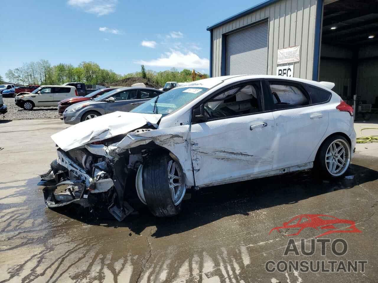 FORD FOCUS 2018 - 1FADP3L99JL274666