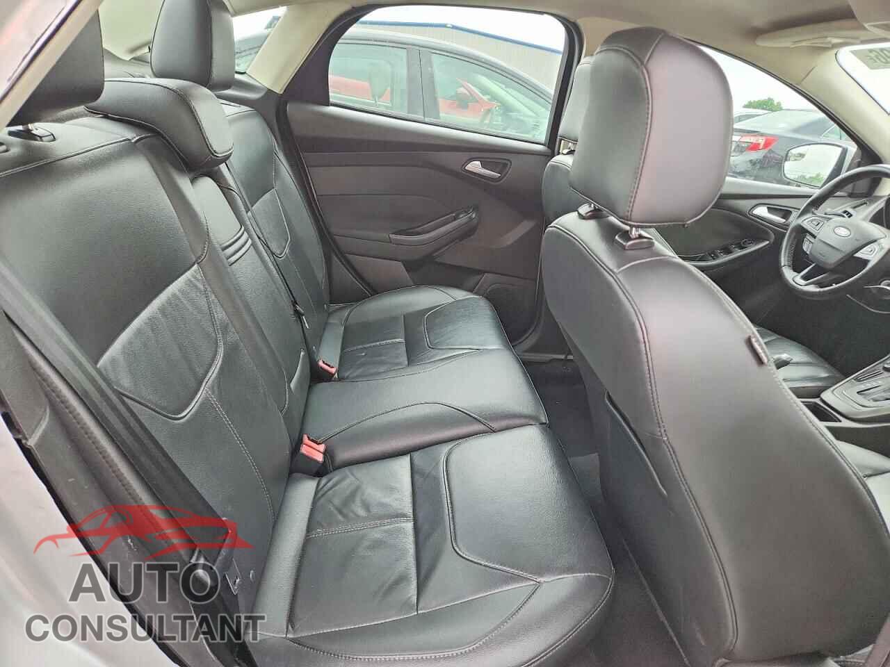 FORD FOCUS 2015 - 1FADP3F20FL356484