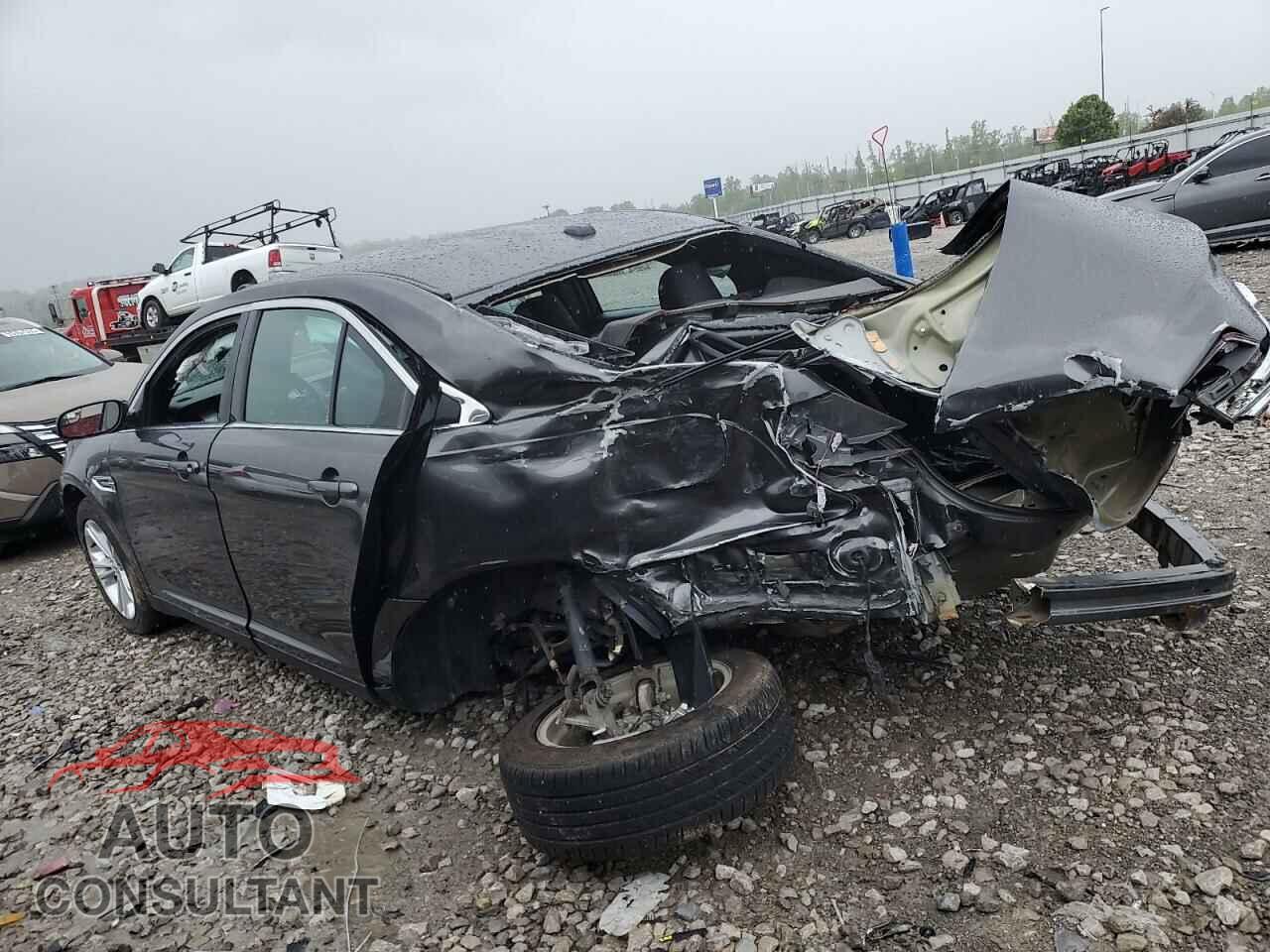 FORD TAURUS 2017 - 1FAHP2E88HG106391