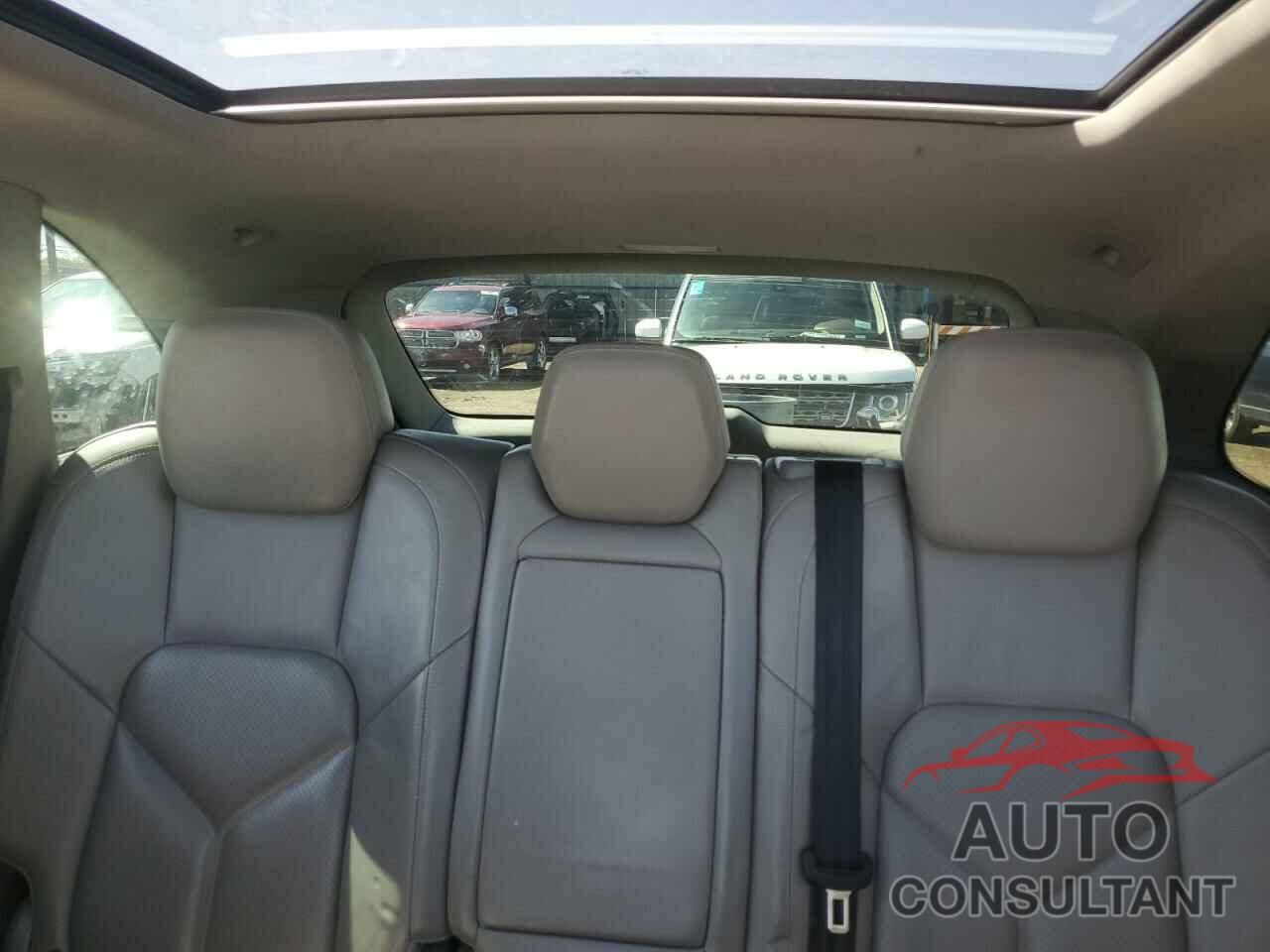 PORSCHE CAYENNE 2012 - WP1AB2A29CLA41108