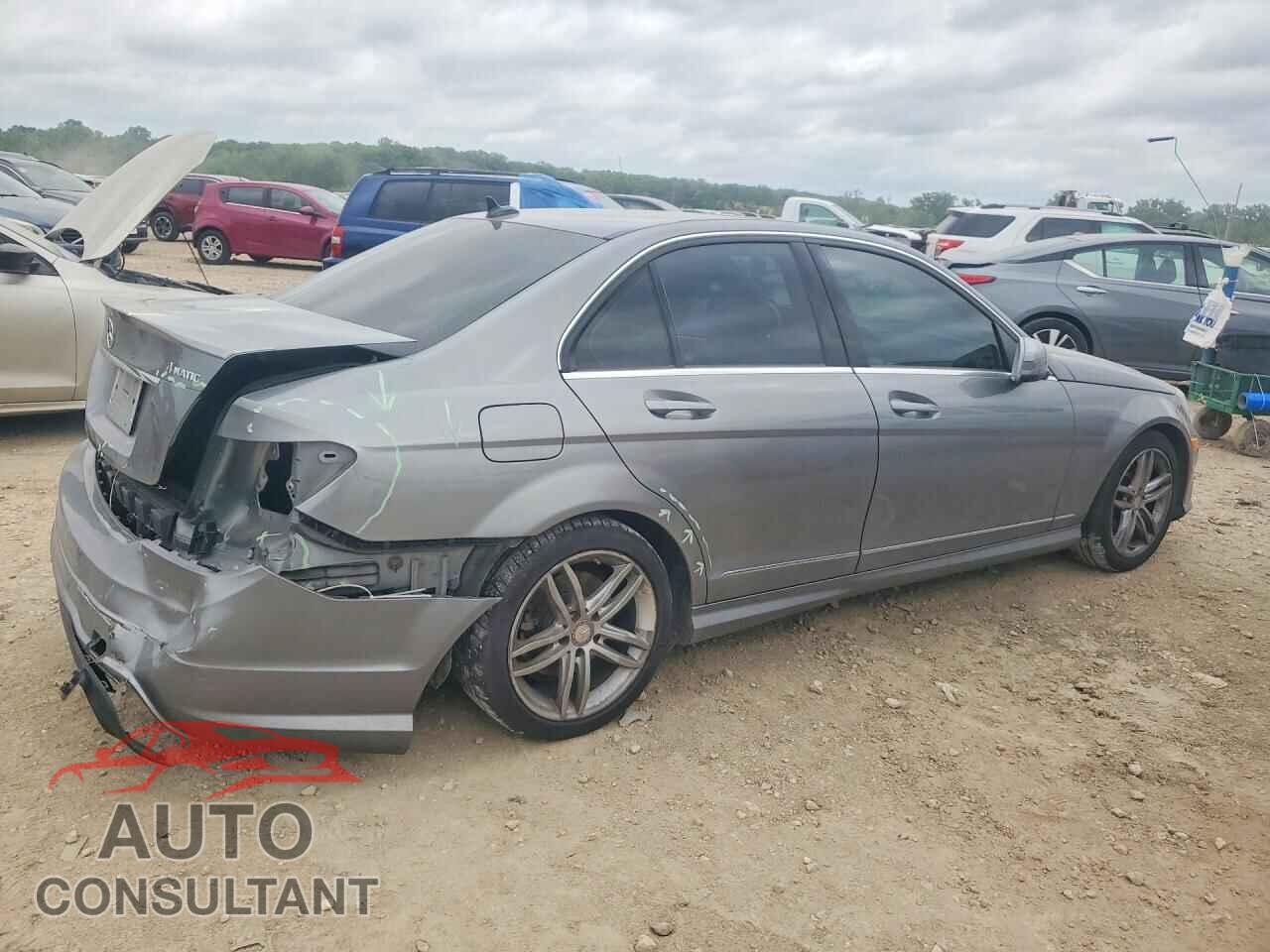 MERCEDES-BENZ C-CLASS 2013 - WDDGF8ABXDR296583