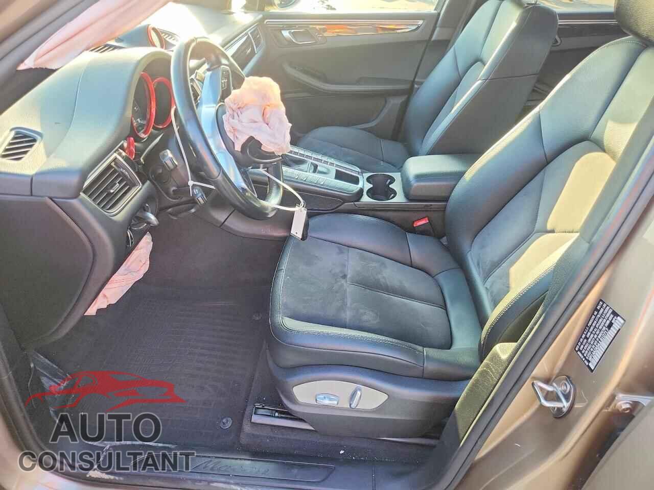 PORSCHE MACAN 2018 - WP1AA2A54JLB10717