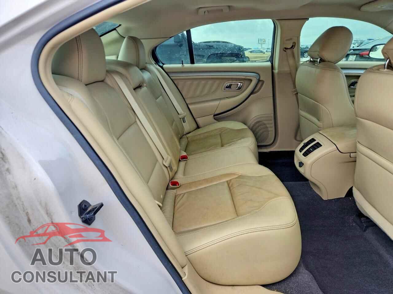 FORD TAURUS 2017 - 1FAHP2E85HG133306