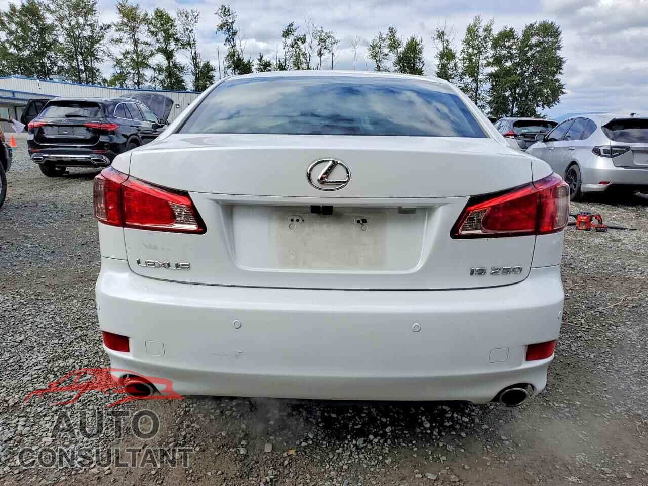 LEXUS IS 2011 - JTHBF5C25B5133701