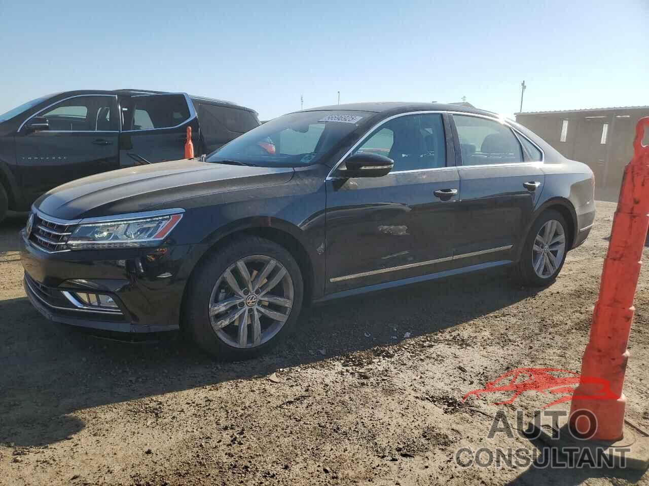 VOLKSWAGEN PASSAT 2018 - 1VWCA7A33JC042705