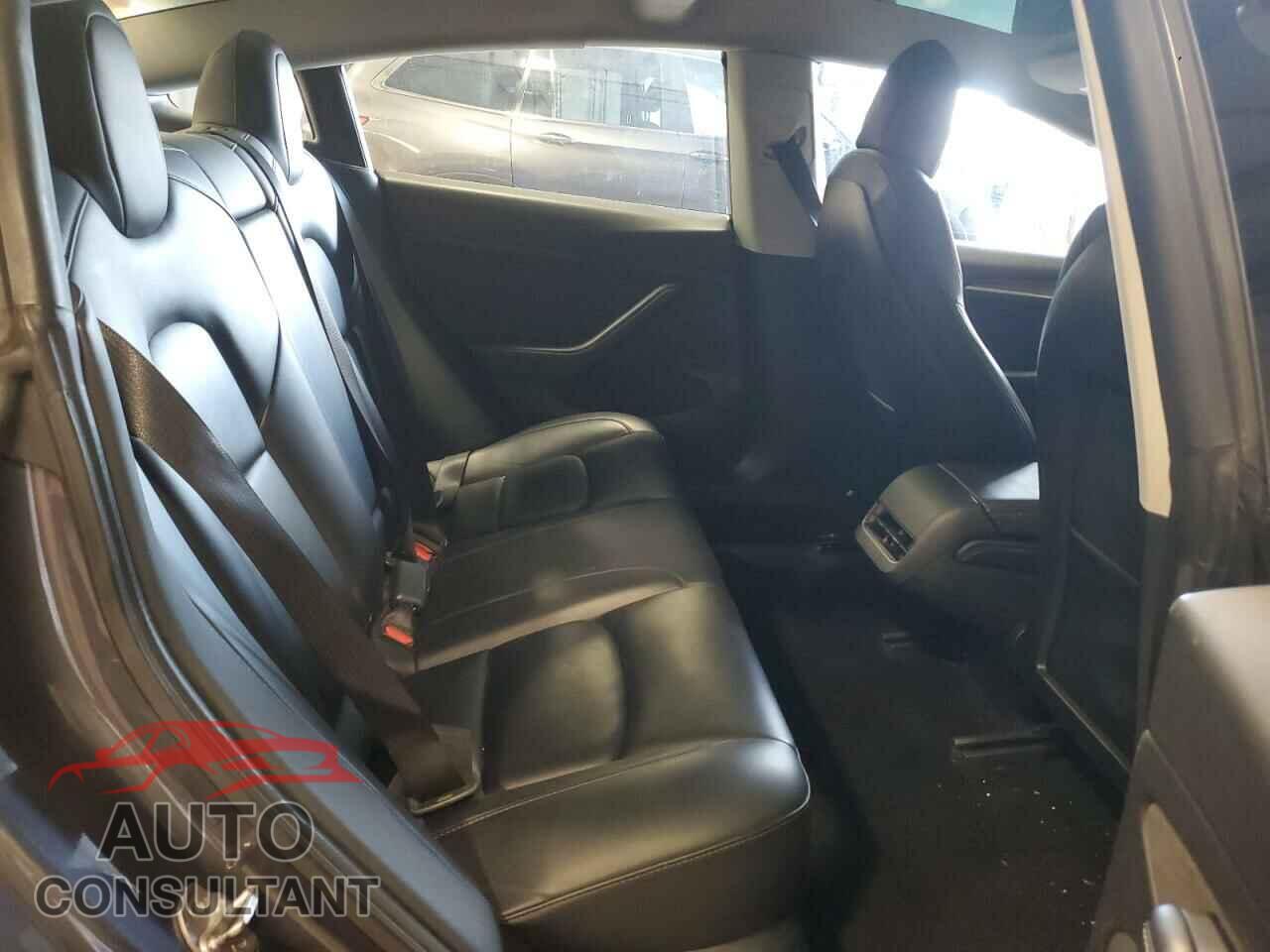 TESLA MODEL 3 2021 - 5YJ3E1EAXMF086348