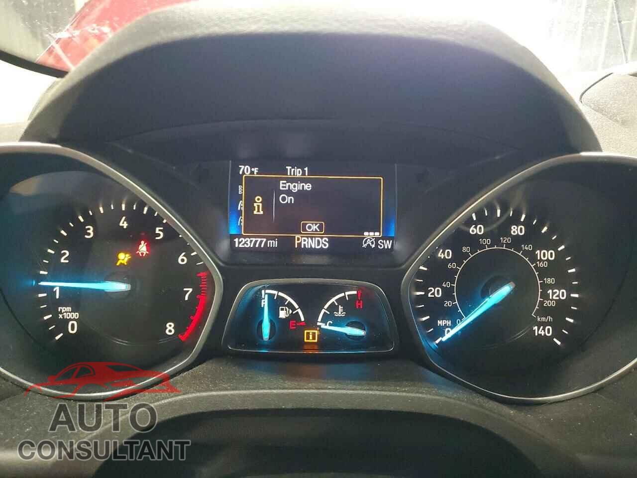 FORD ESCAPE 2017 - 1FMCU9GD3HUF00930