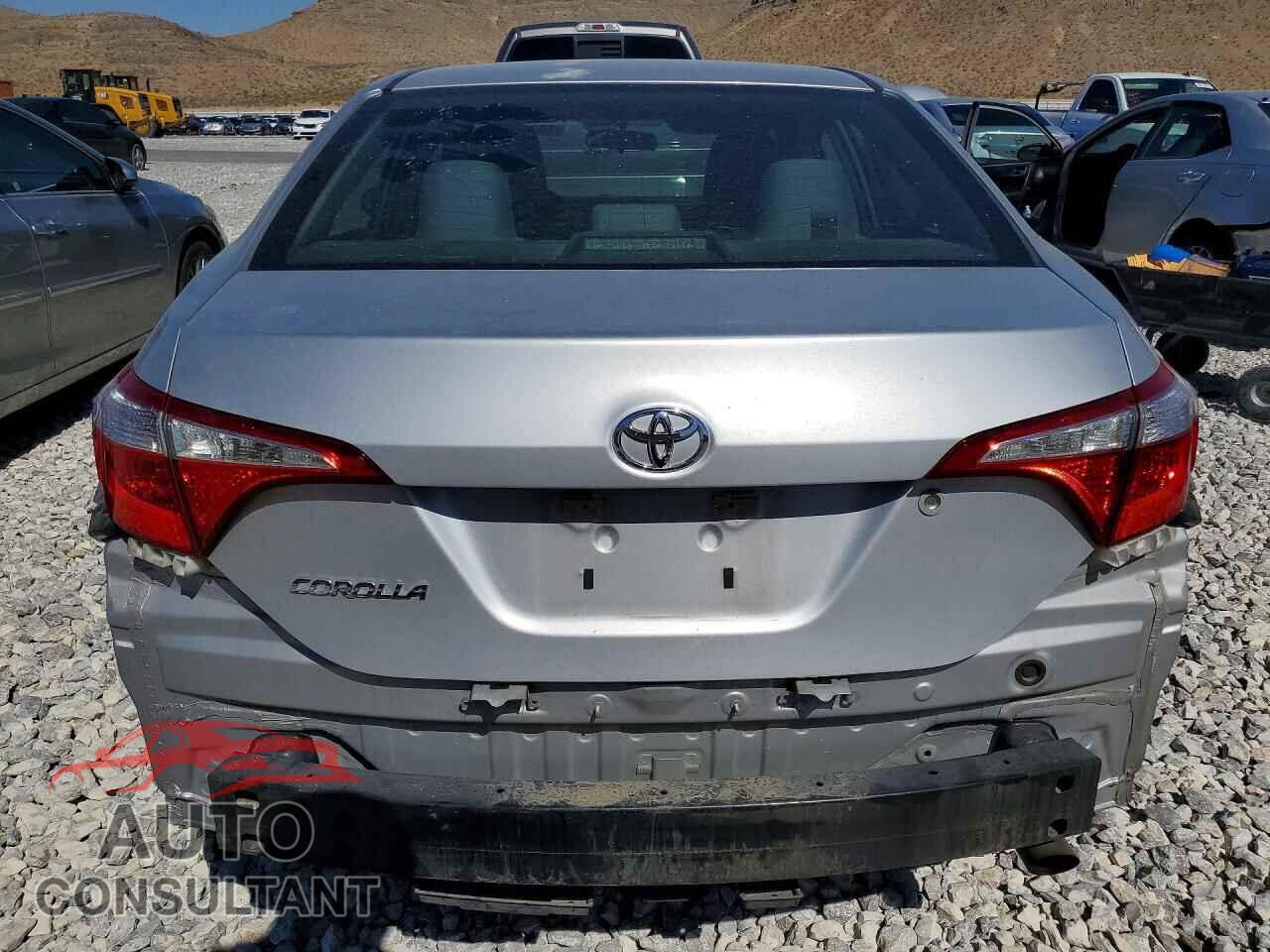 TOYOTA COROLLA 2015 - 5YFBURHE7FP293959