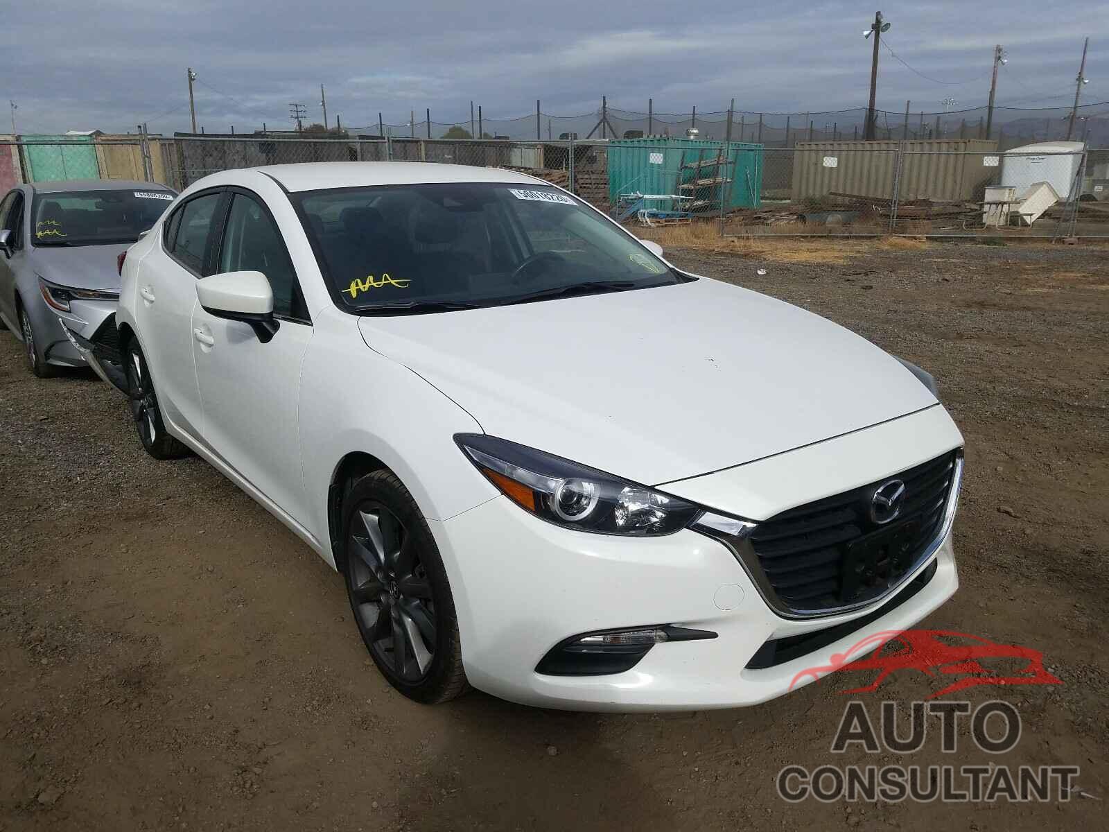 MAZDA 3 2018 - 3MZBN1V33JM183473