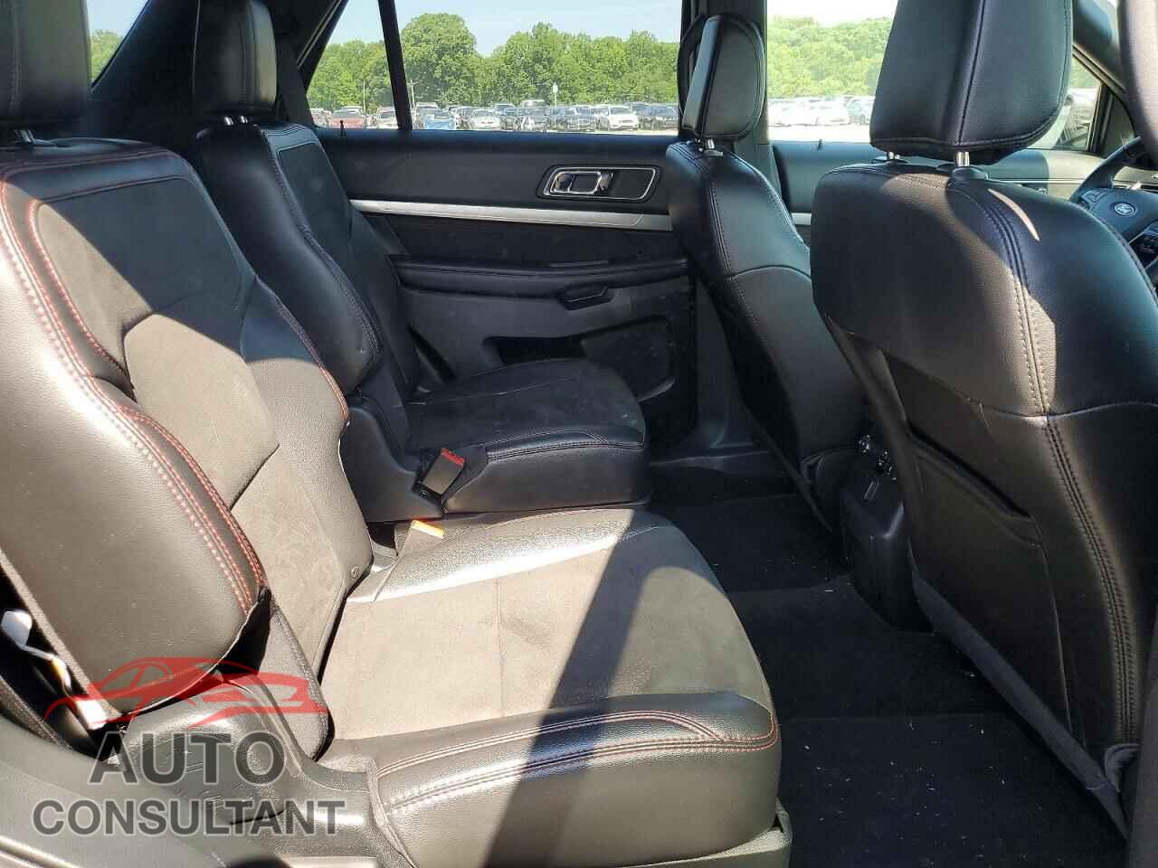 FORD EXPLORER 2018 - 1FM5K7D82JGB62838
