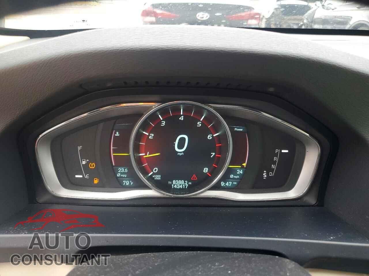 VOLVO V60 2015 - YV126MEB3F1208122